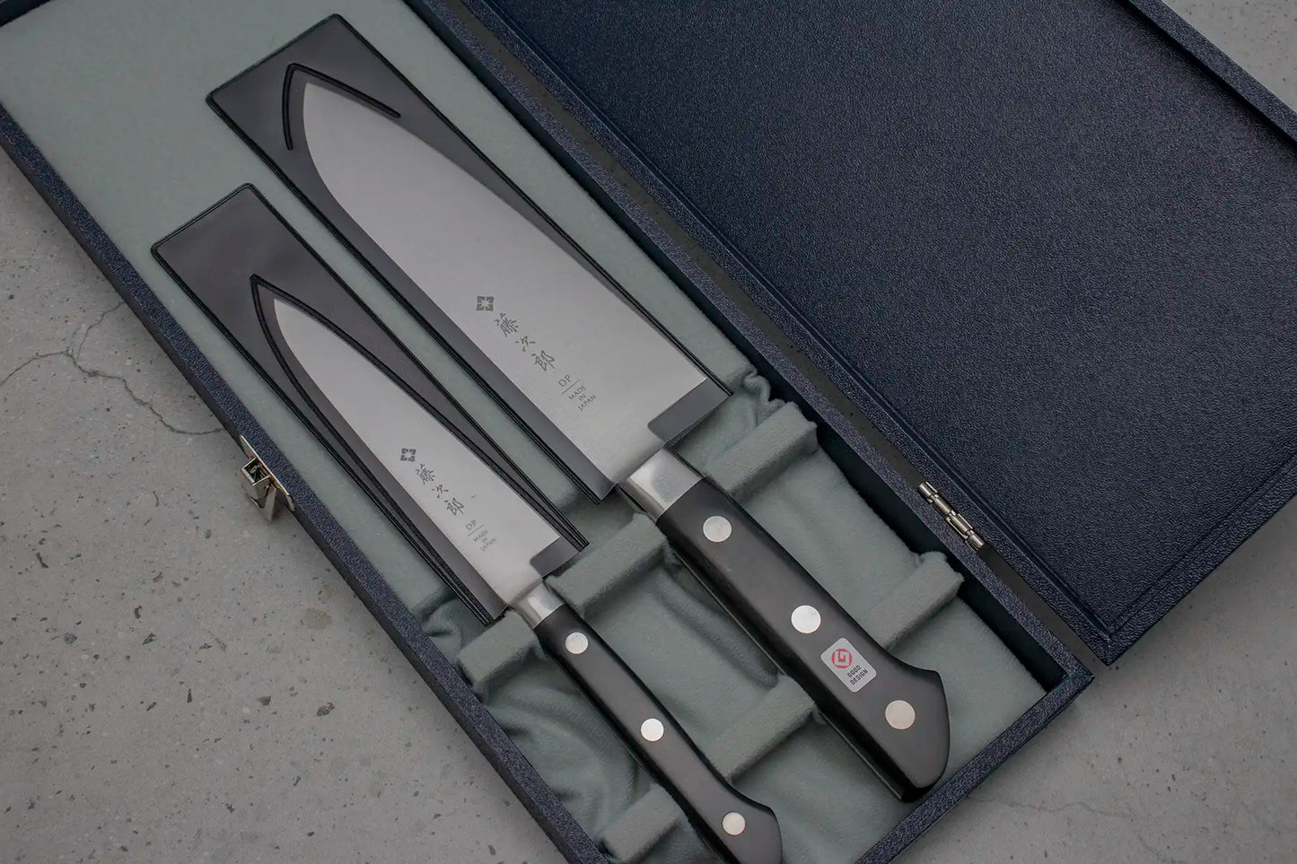 Tojiro knife gift set /w box Santoku & Petty DP3 Series