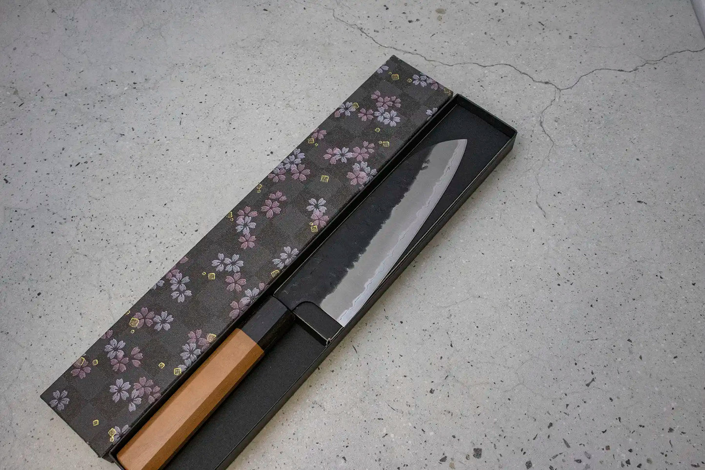 Hitohira Futana Santoku (All purpose Knife) Kuro, Nashiji, 170mm